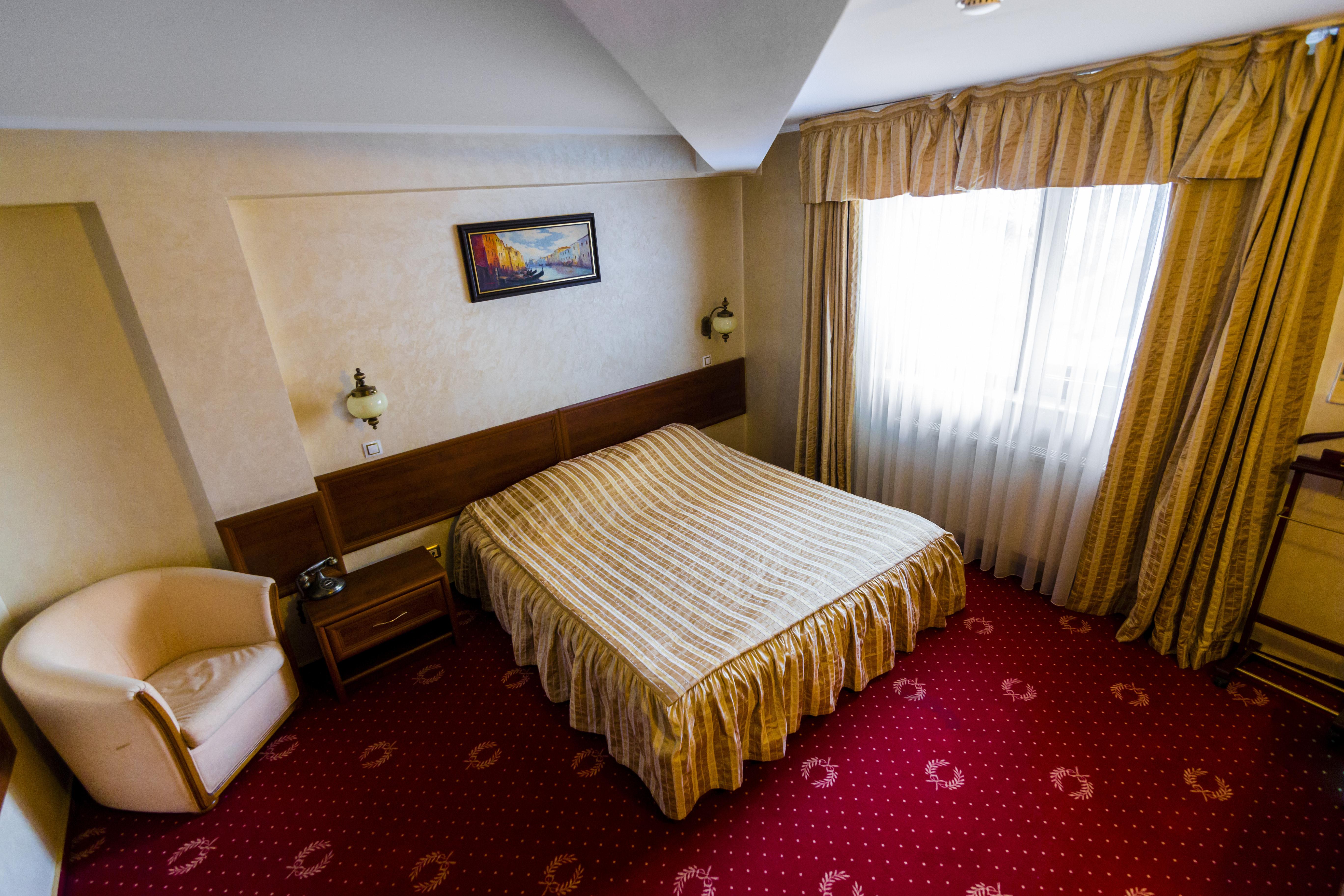 Hotel Golden House Craiova Ngoại thất bức ảnh