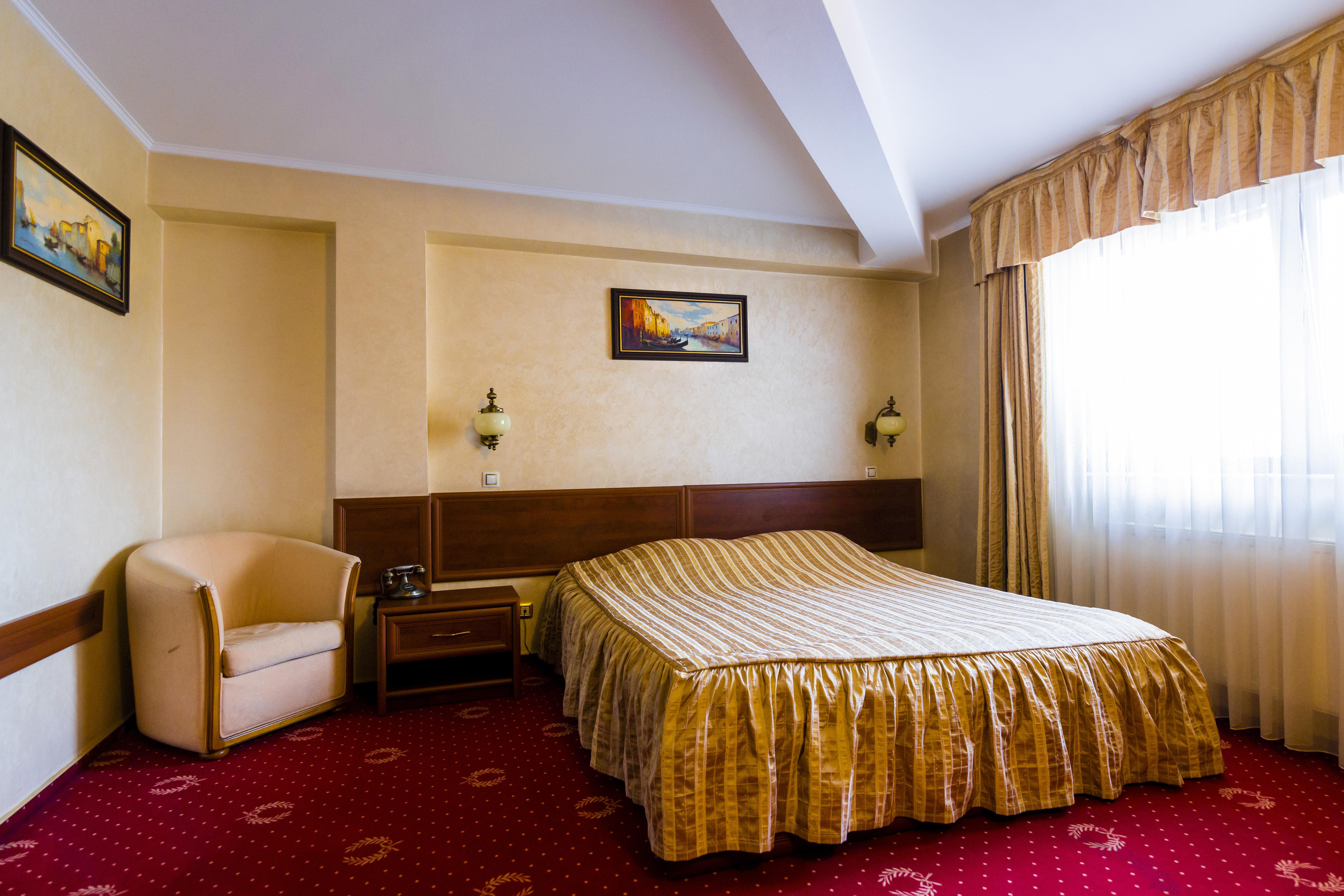 Hotel Golden House Craiova Ngoại thất bức ảnh