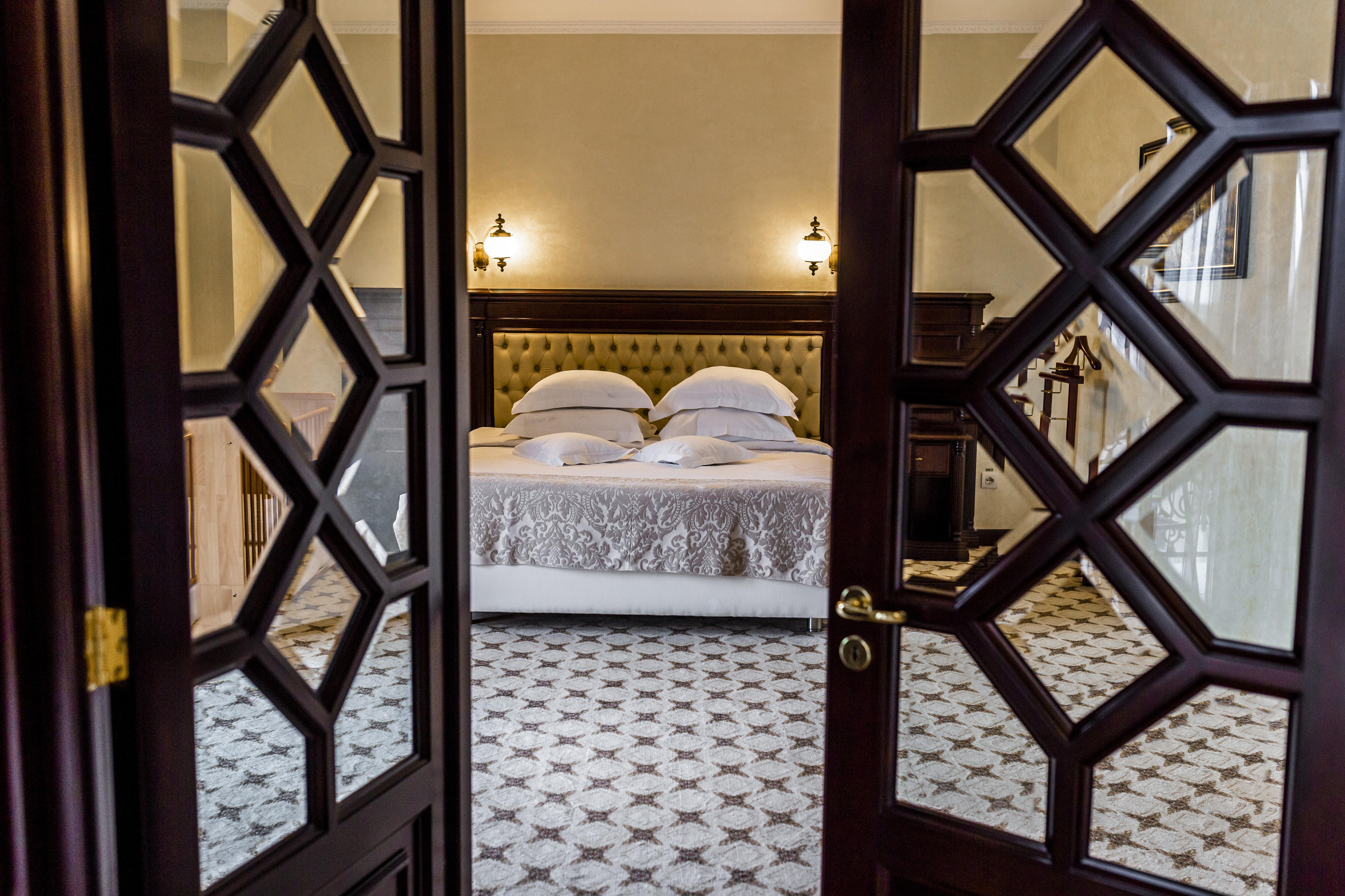 Hotel Golden House Craiova Ngoại thất bức ảnh
