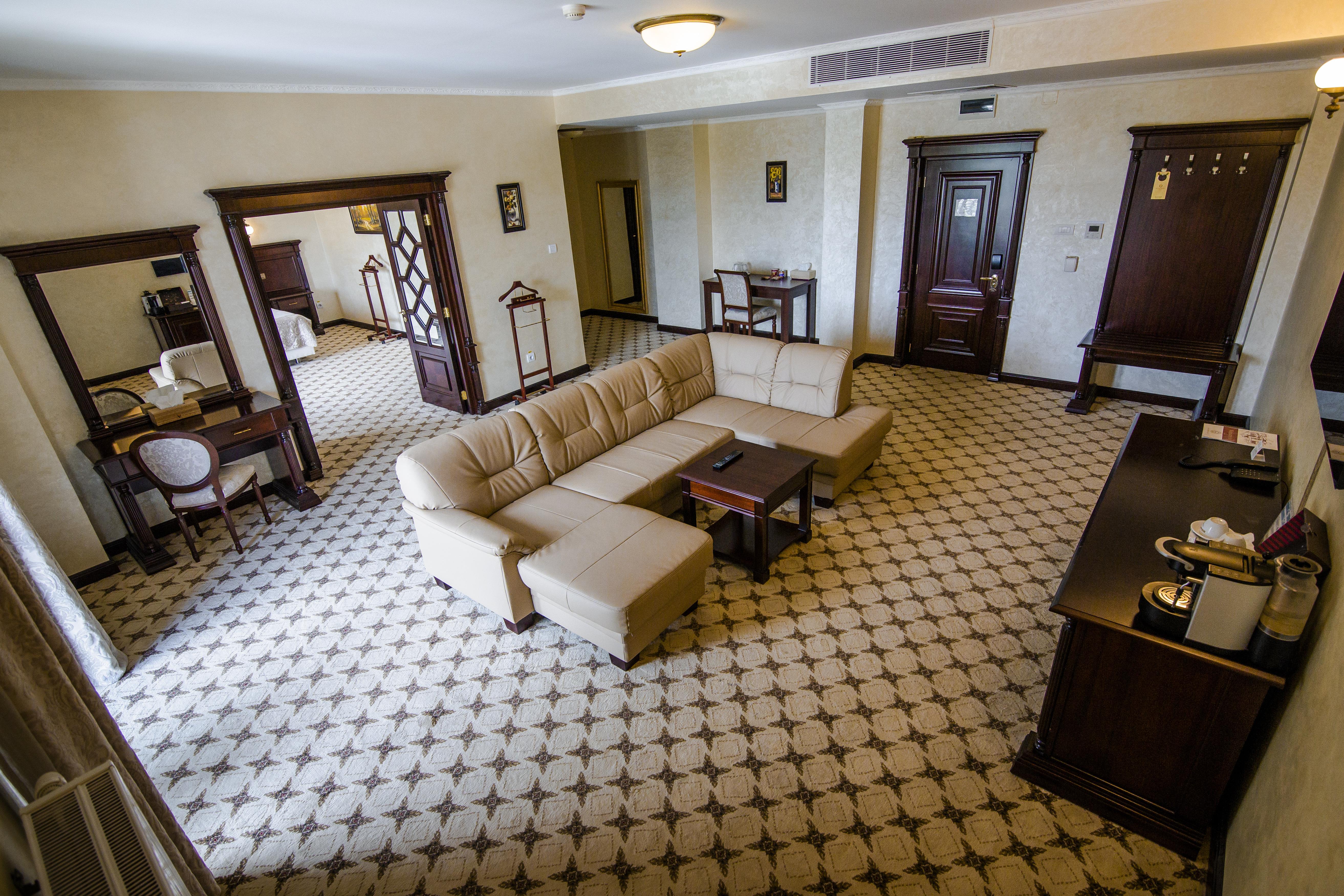 Hotel Golden House Craiova Ngoại thất bức ảnh