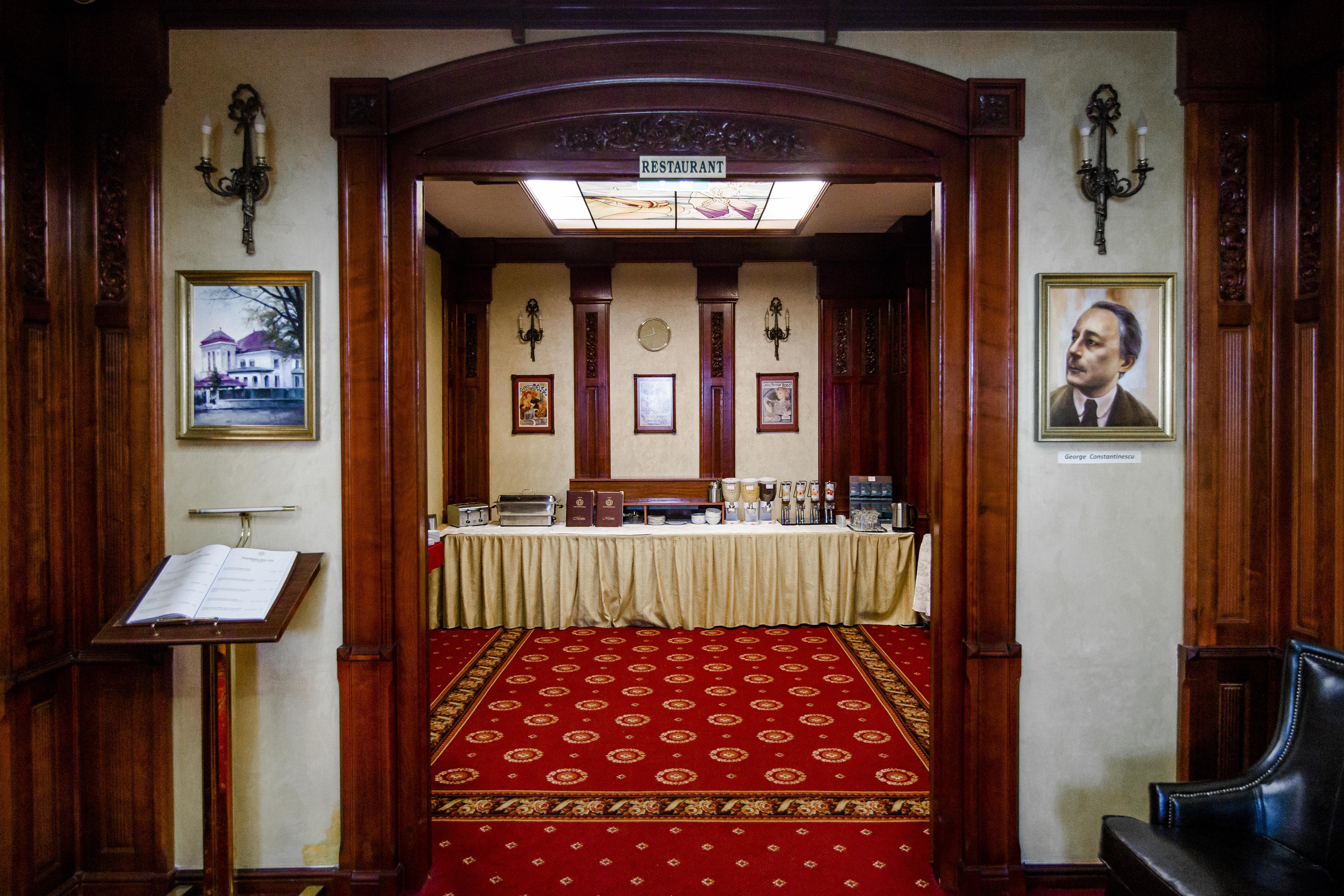 Hotel Golden House Craiova Ngoại thất bức ảnh