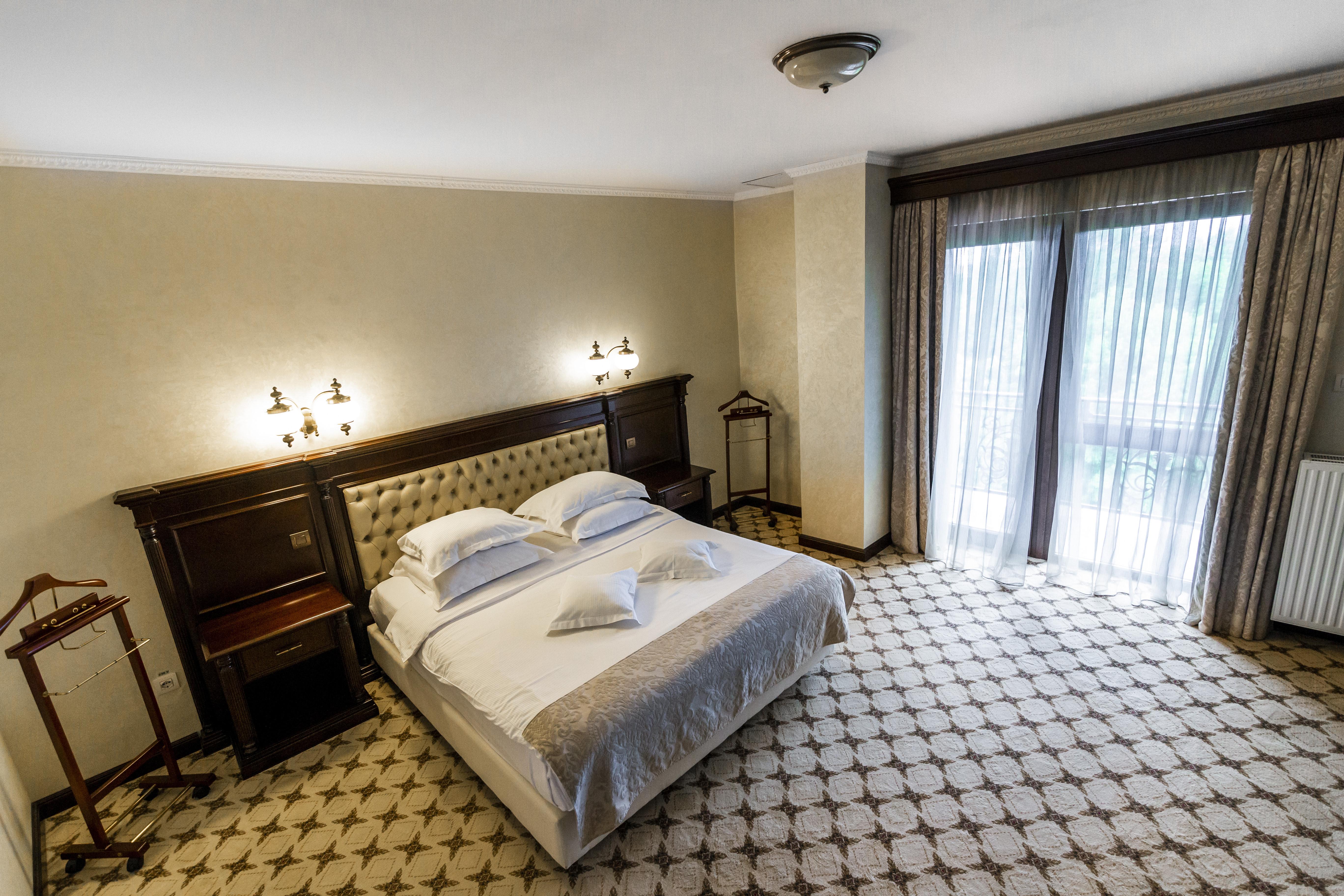Hotel Golden House Craiova Ngoại thất bức ảnh