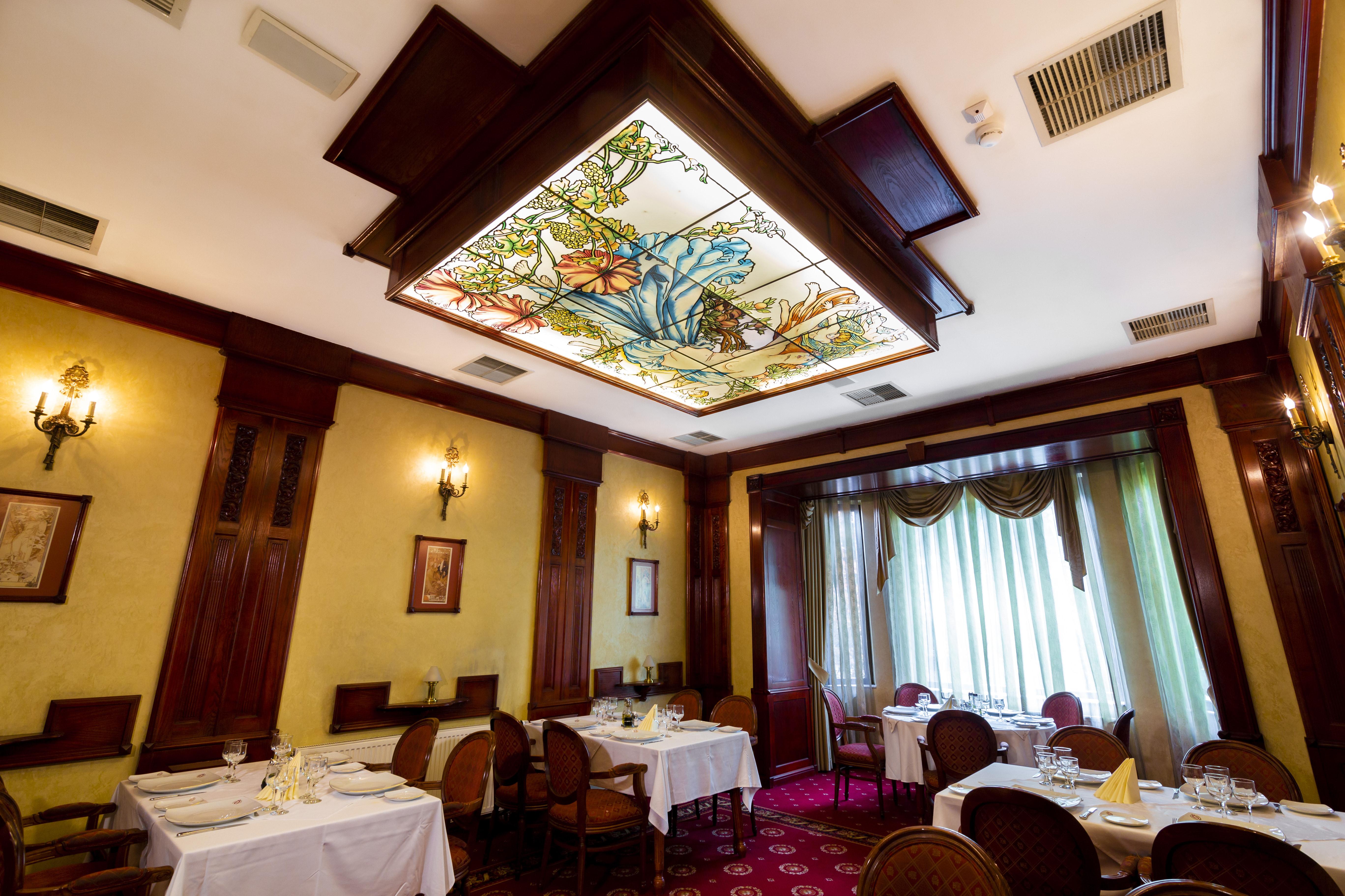 Hotel Golden House Craiova Ngoại thất bức ảnh