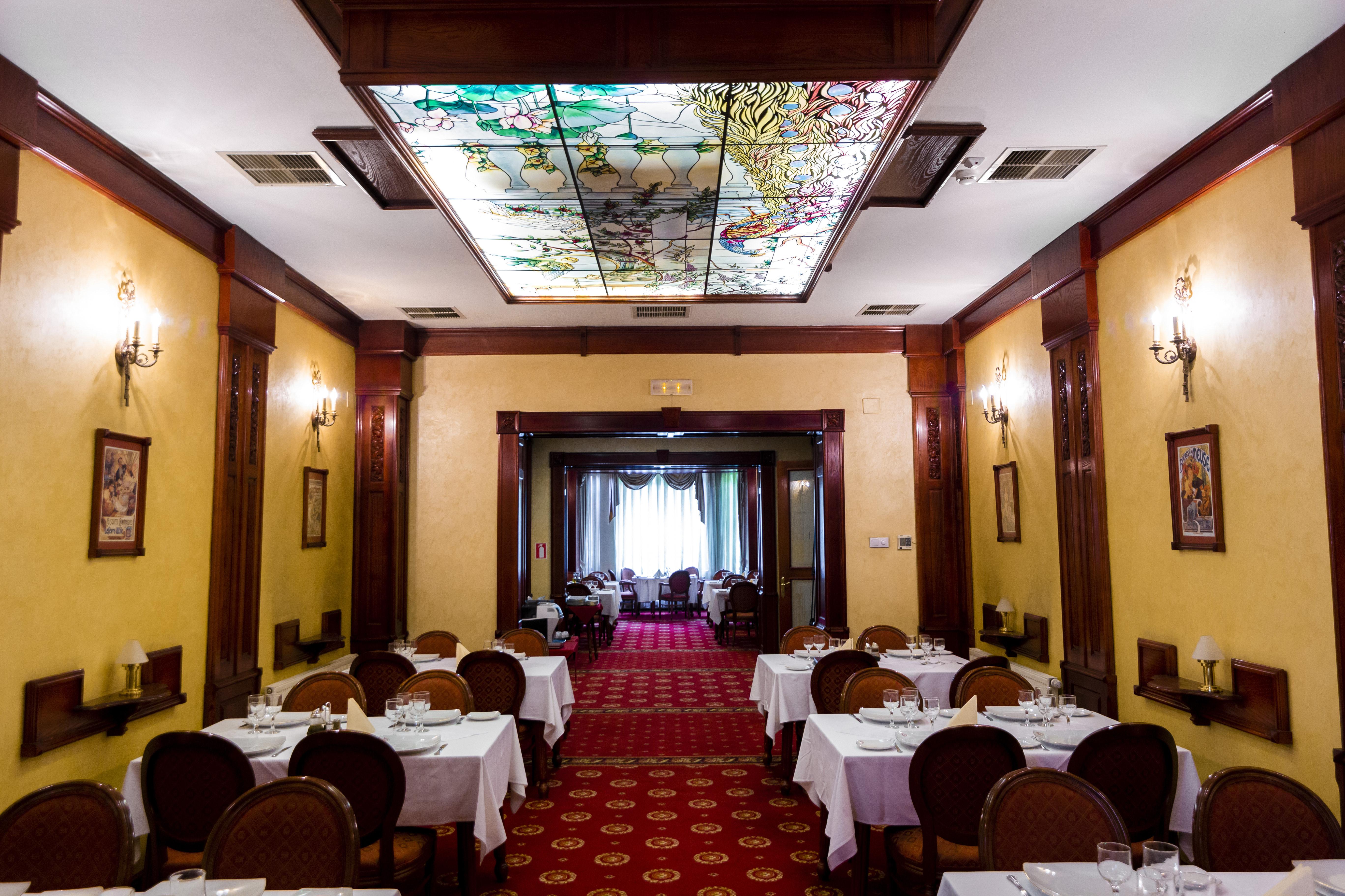 Hotel Golden House Craiova Ngoại thất bức ảnh