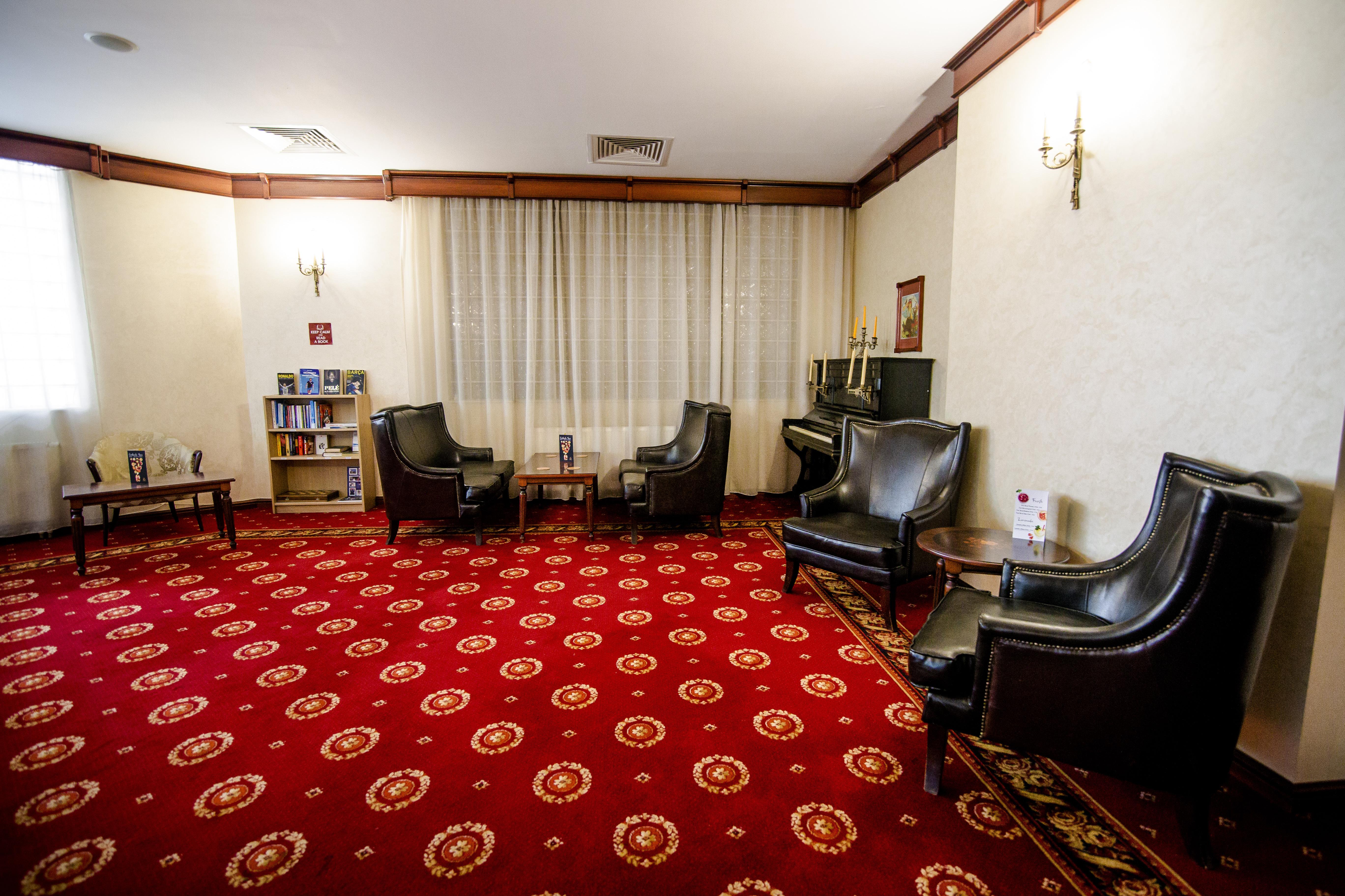 Hotel Golden House Craiova Ngoại thất bức ảnh