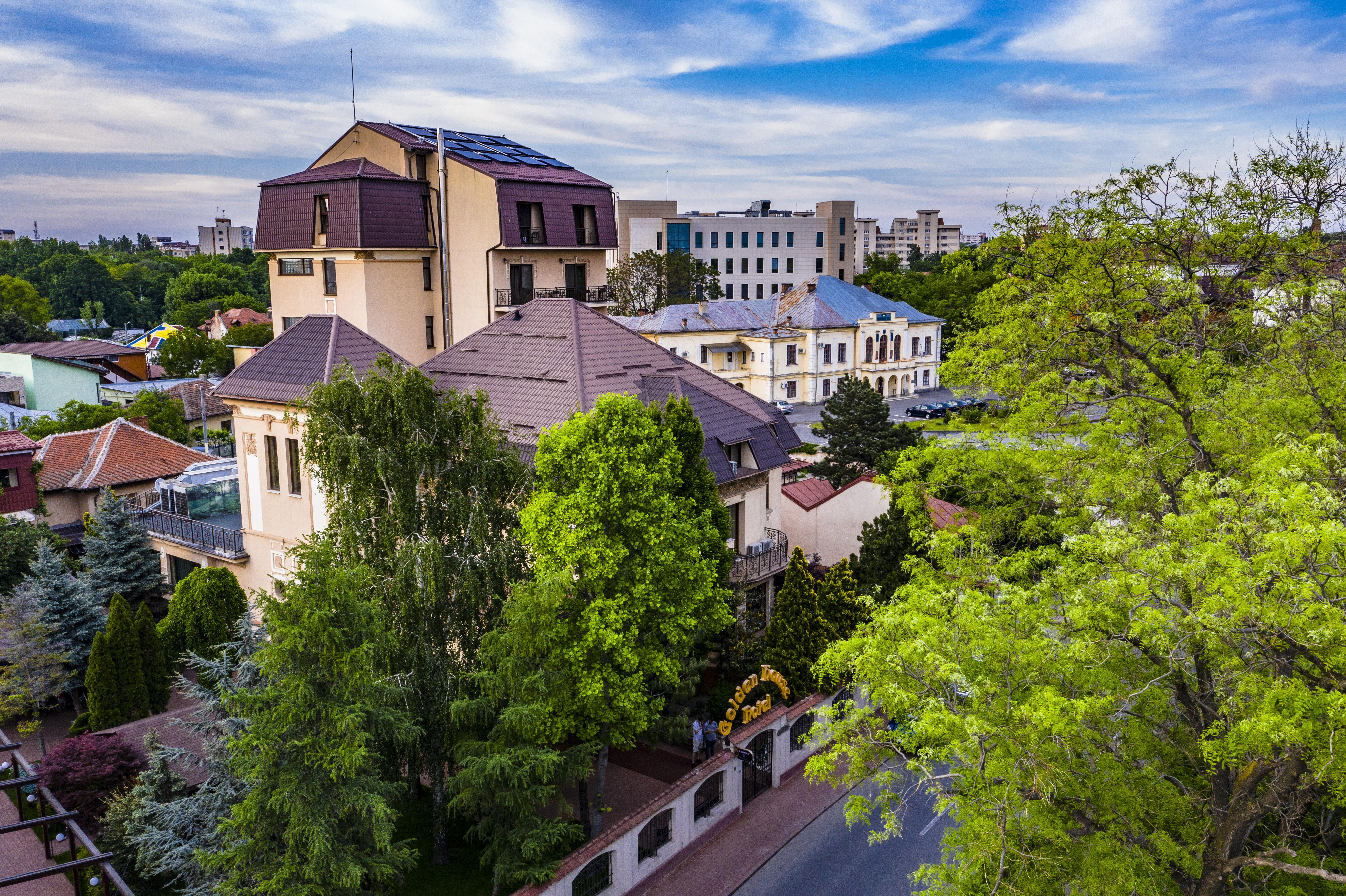 Hotel Golden House Craiova Ngoại thất bức ảnh