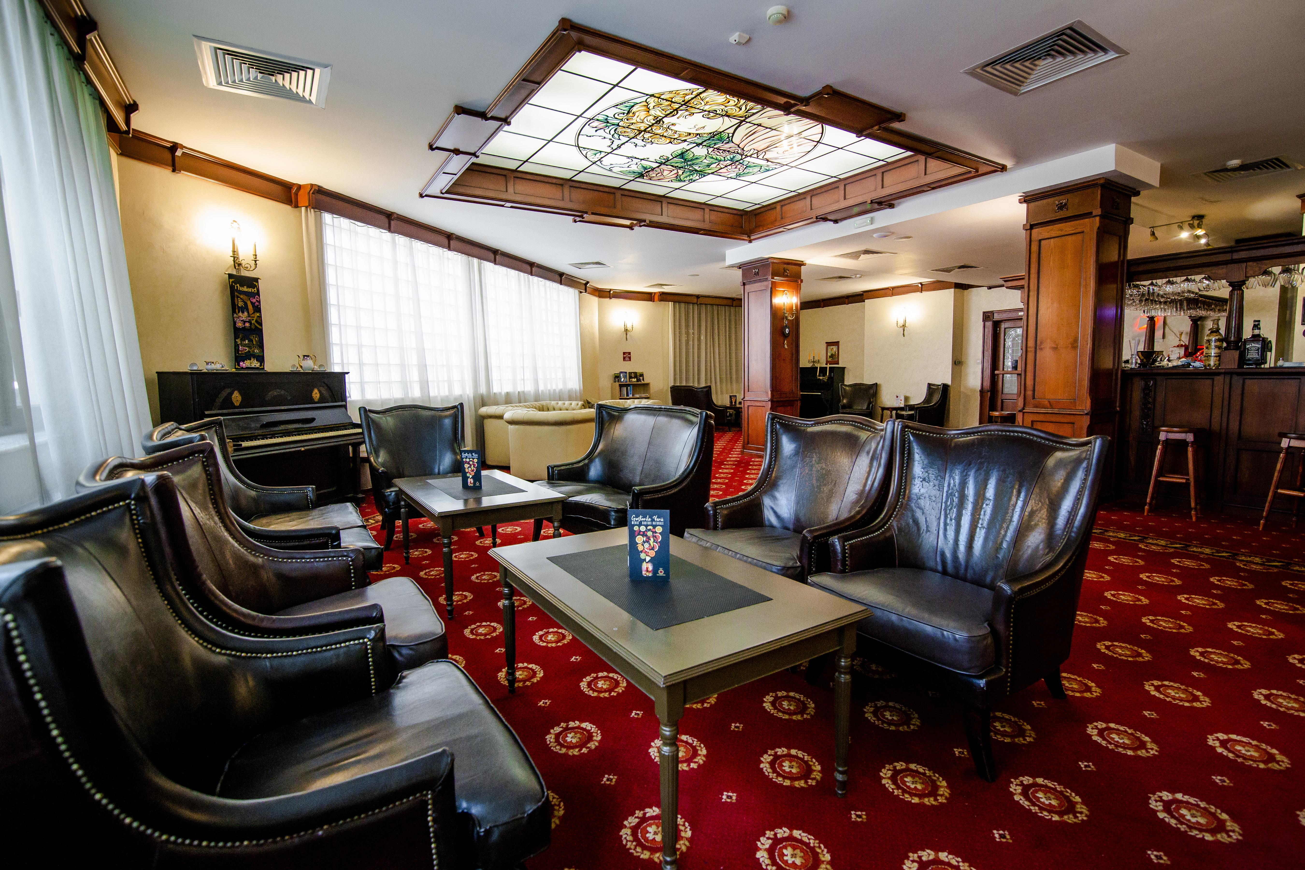 Hotel Golden House Craiova Ngoại thất bức ảnh