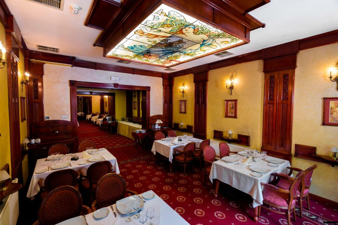 Hotel Golden House Craiova Ngoại thất bức ảnh