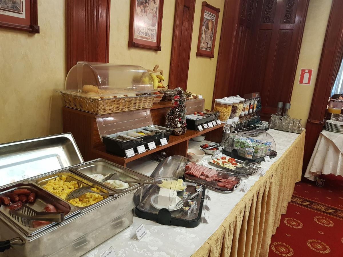 Hotel Golden House Craiova Ngoại thất bức ảnh
