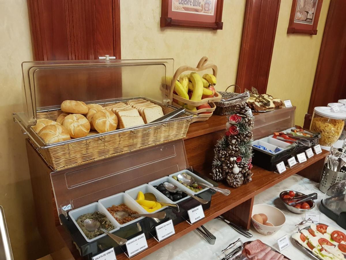 Hotel Golden House Craiova Ngoại thất bức ảnh