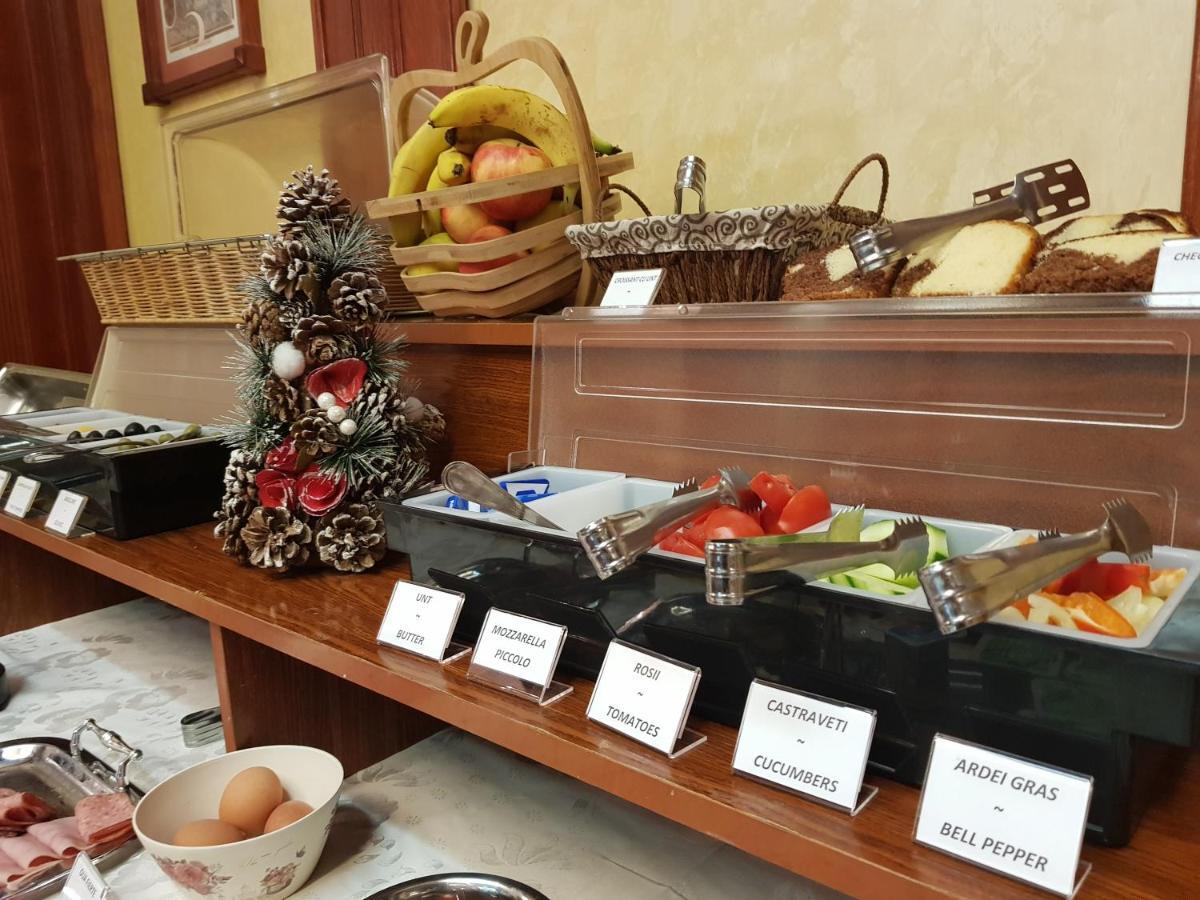 Hotel Golden House Craiova Ngoại thất bức ảnh